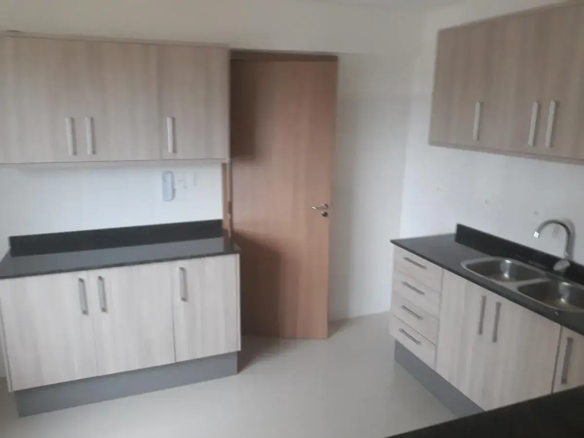 Apartamento de 2 quartos à Venda em Madame Lynch, Assunção - Image 4