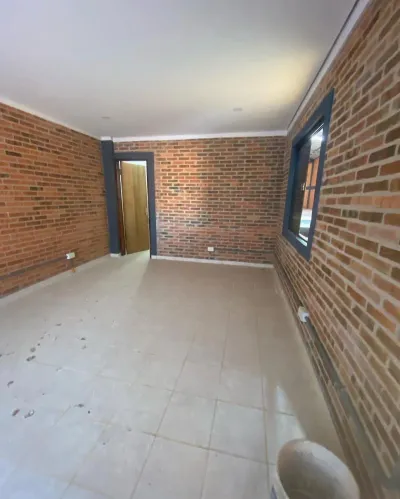 Warehouse of 330m² for Rent in Defensores del Chaco, Mariano Roque Alonso