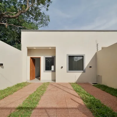 Casa a Estrenar en Laurelty, Luque. 2 Dormitorios + Suite. Lista para Habitar Hoy.