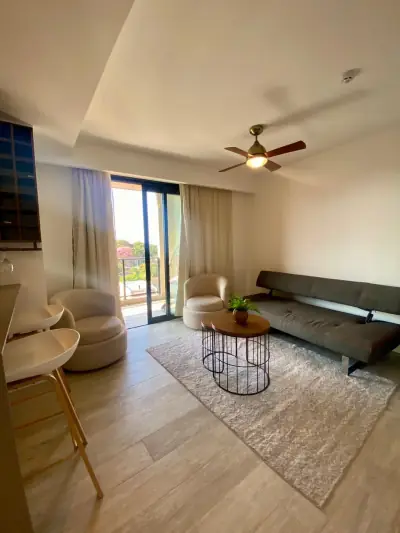 Monoambiente en Met Molas Lopez, 53m², en Alquiler en Las Lomas, Asunción