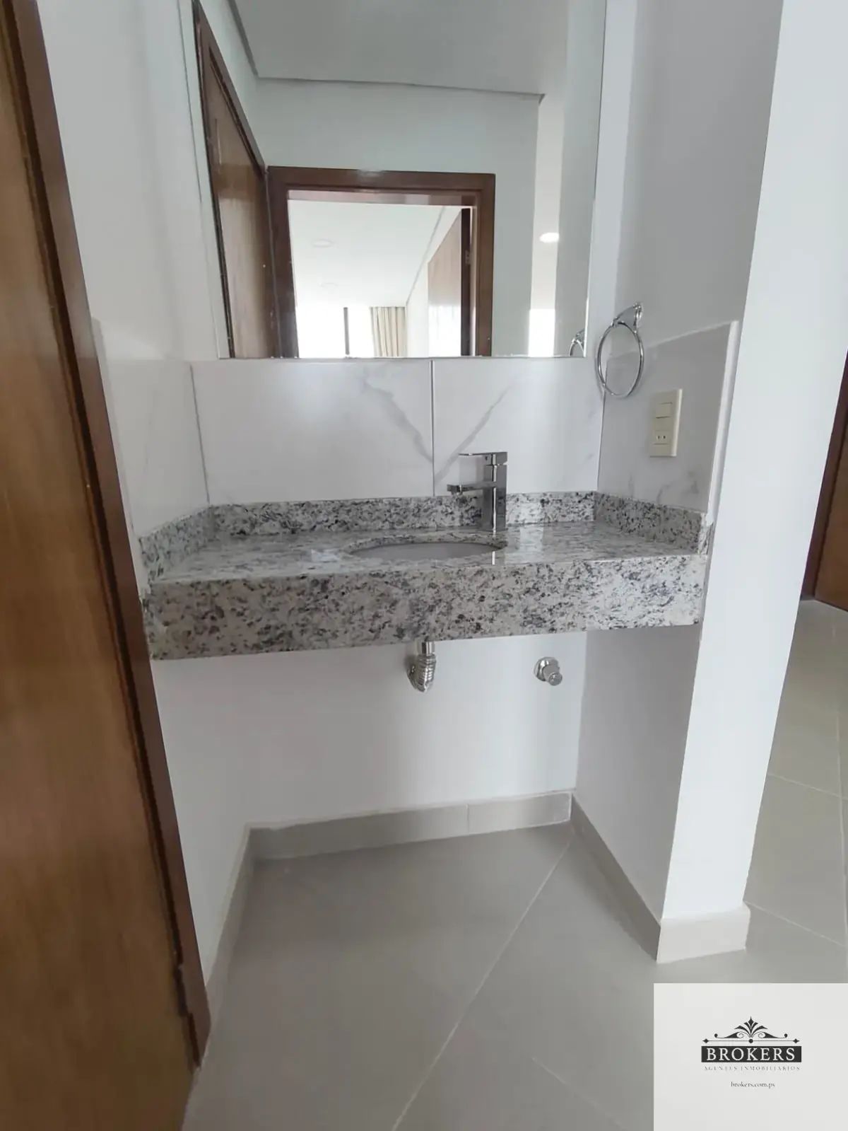 1-Bedroom Apartment for Rent in Luis Alberto de Herrera, Asunción - Image 12