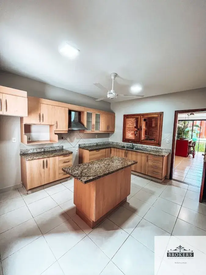 3-Bedroom House for Sale in Loma Merlo, Luque - Image 11