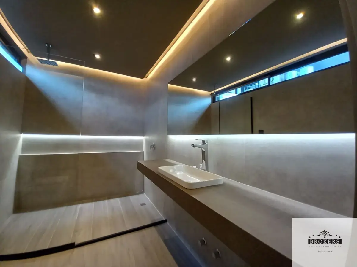 4-Bedroom Apartment for Sale in Herrera, Asunción - Image 15