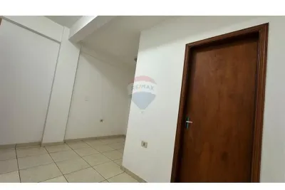 Oficina de 570m² en Alquiler en Área 8, Ciudad del Este