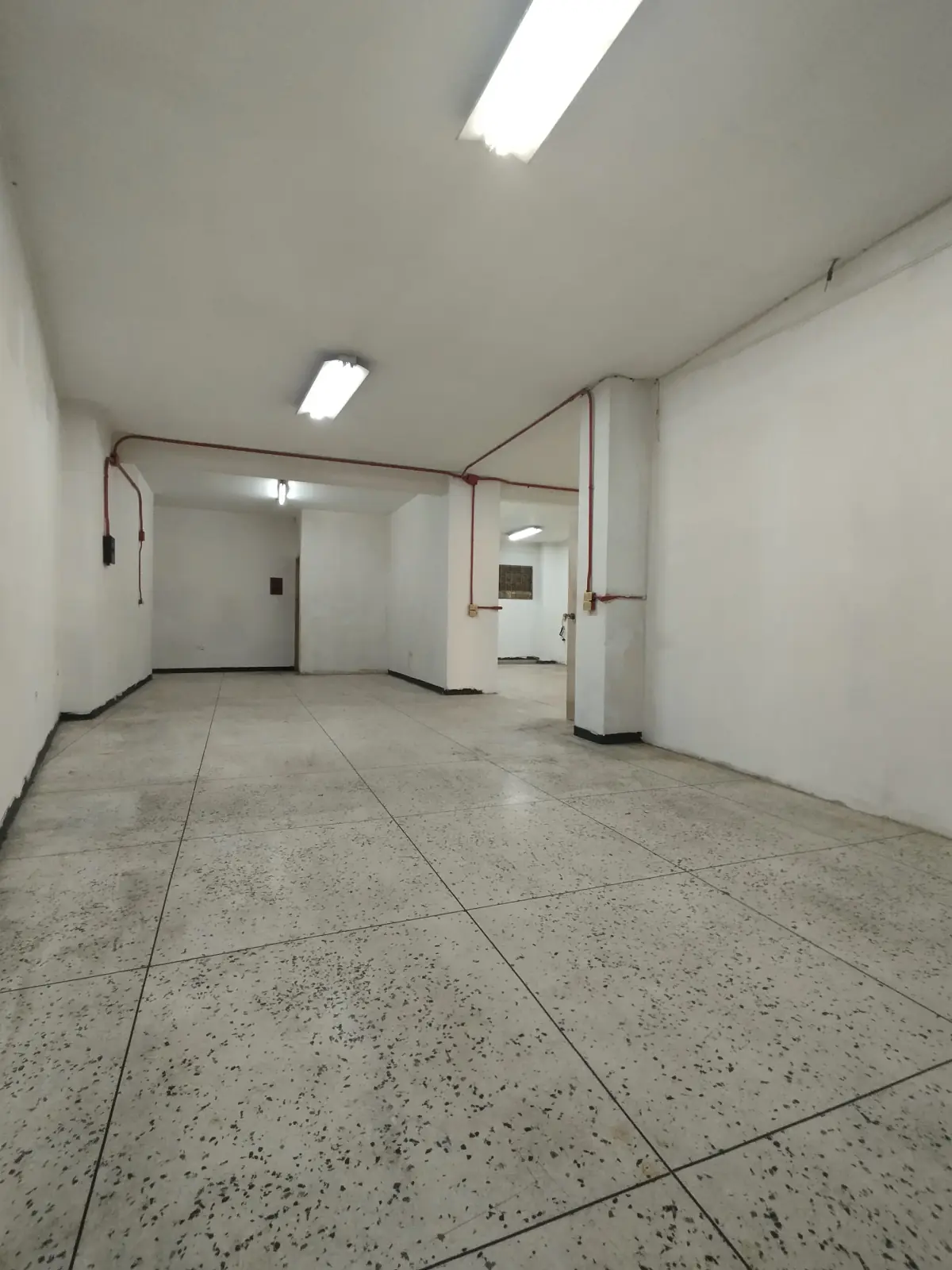 Local comercial en venta, San Martin, Capuchinos - Image 8