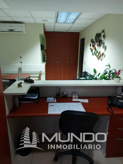 Local Comercial de 98m² en Venta en Zona 10, Ciudad de Guatemala