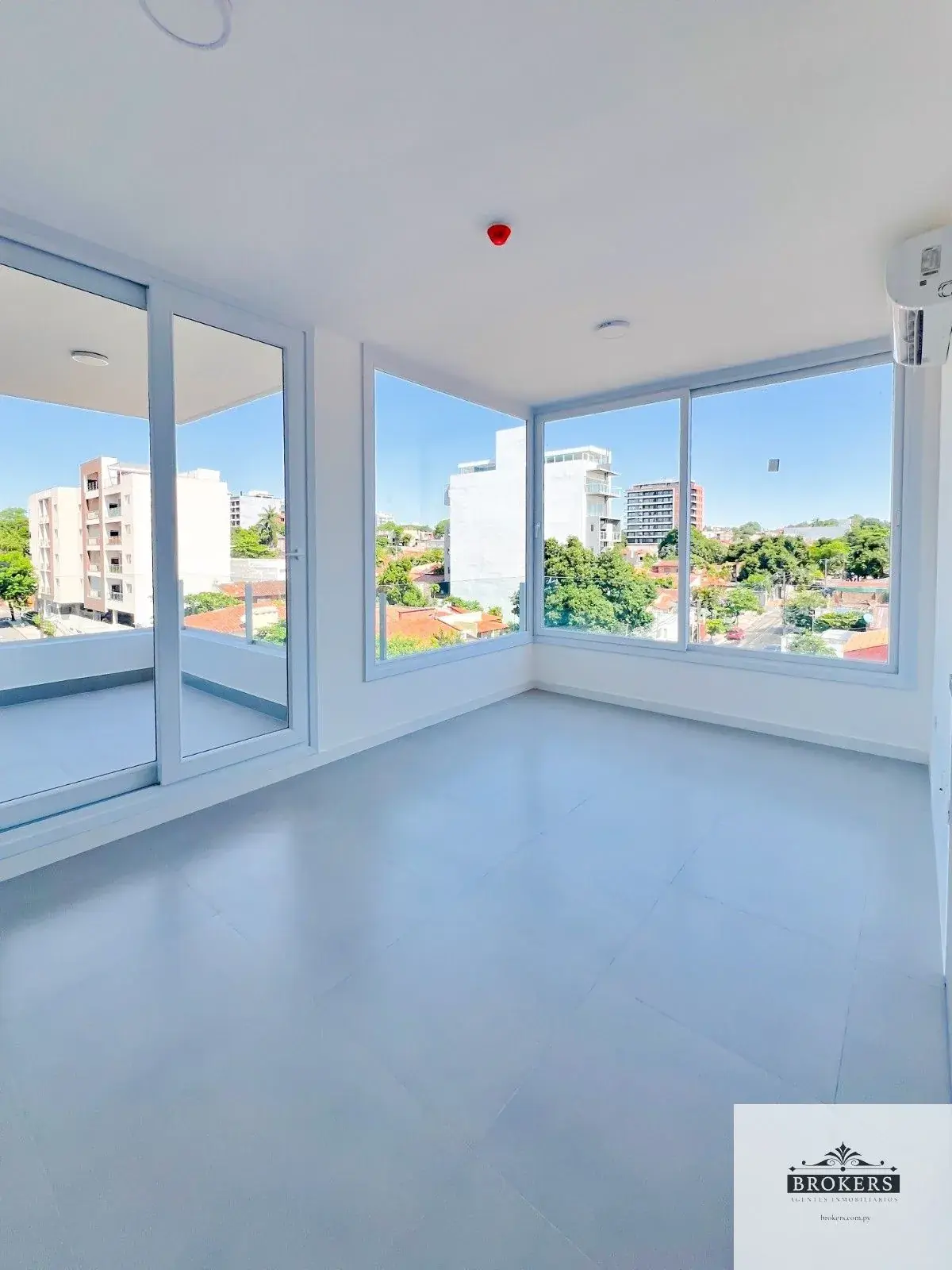 Apartamento de 2 Quartos à Venda em Jara, Assunção - Image 3