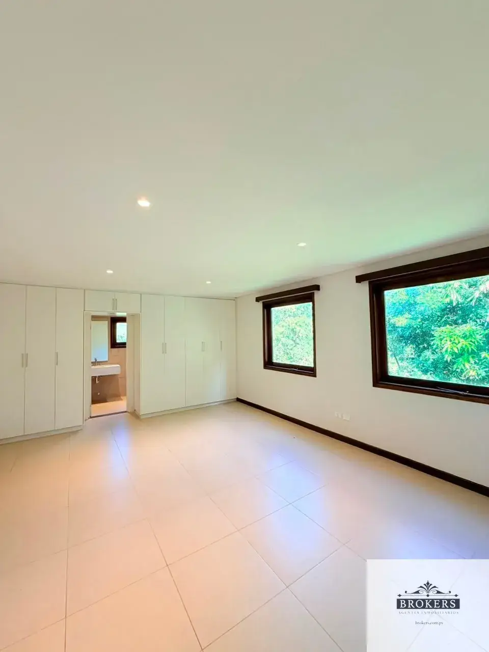 3-Bedroom House for Rent in San Jorge, Asunción - Image 15