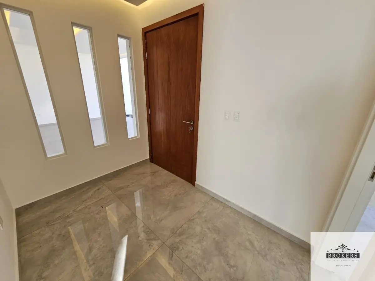 Casa de 5 quartos à Venda em Mburucuyá, Assunção - Image 12