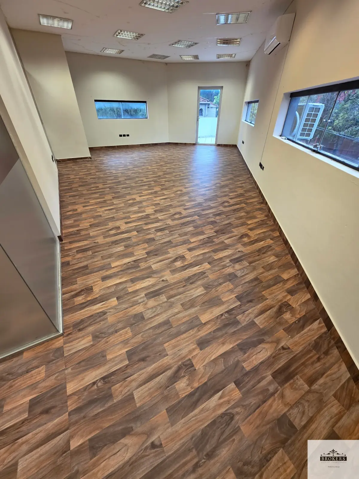 Local Comercial de 148m² en Alquiler en Recoleta, Asunción - Image 3