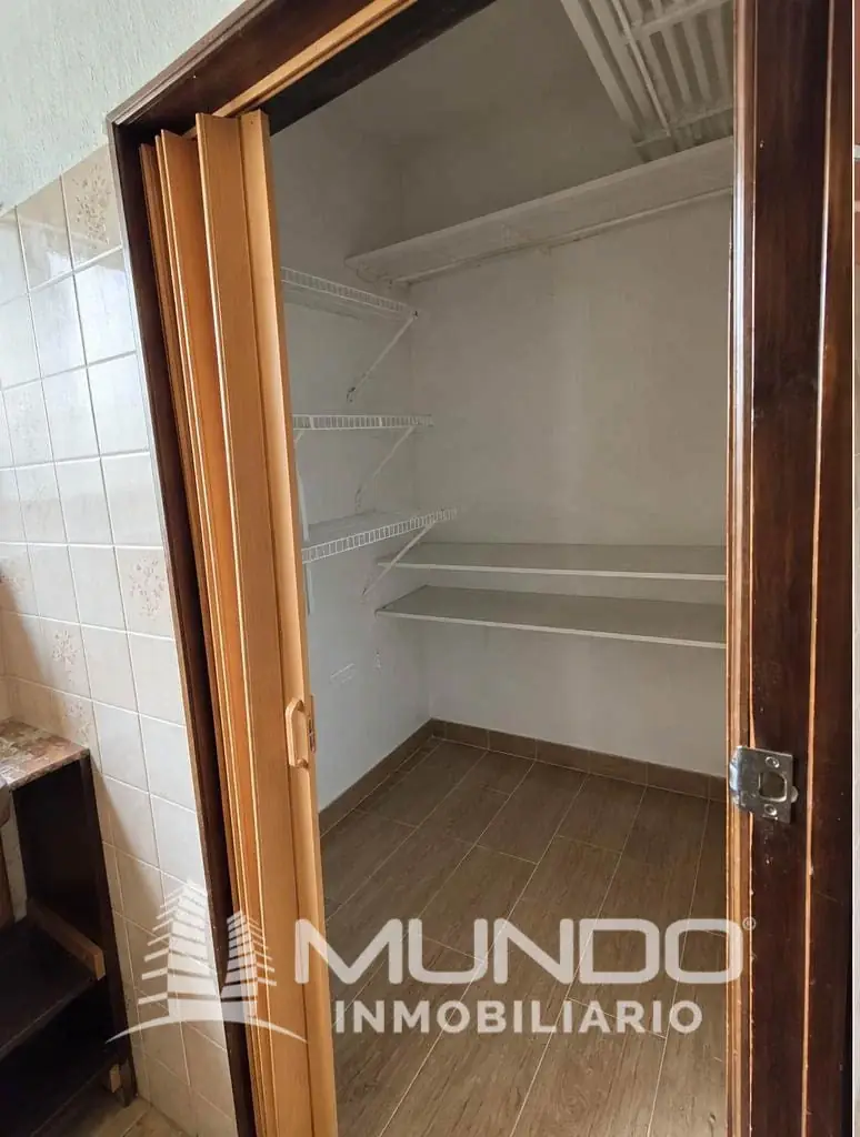 Casa de 4 dormitorios, 350m², en Venta en Zona 17, Ciudad de Guatemala - Image 12