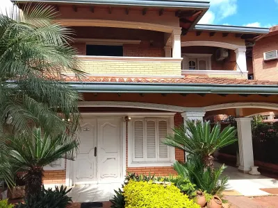 Casa de 4 quartos à Venda em Bernardino Caballero, Fernando de la Mora