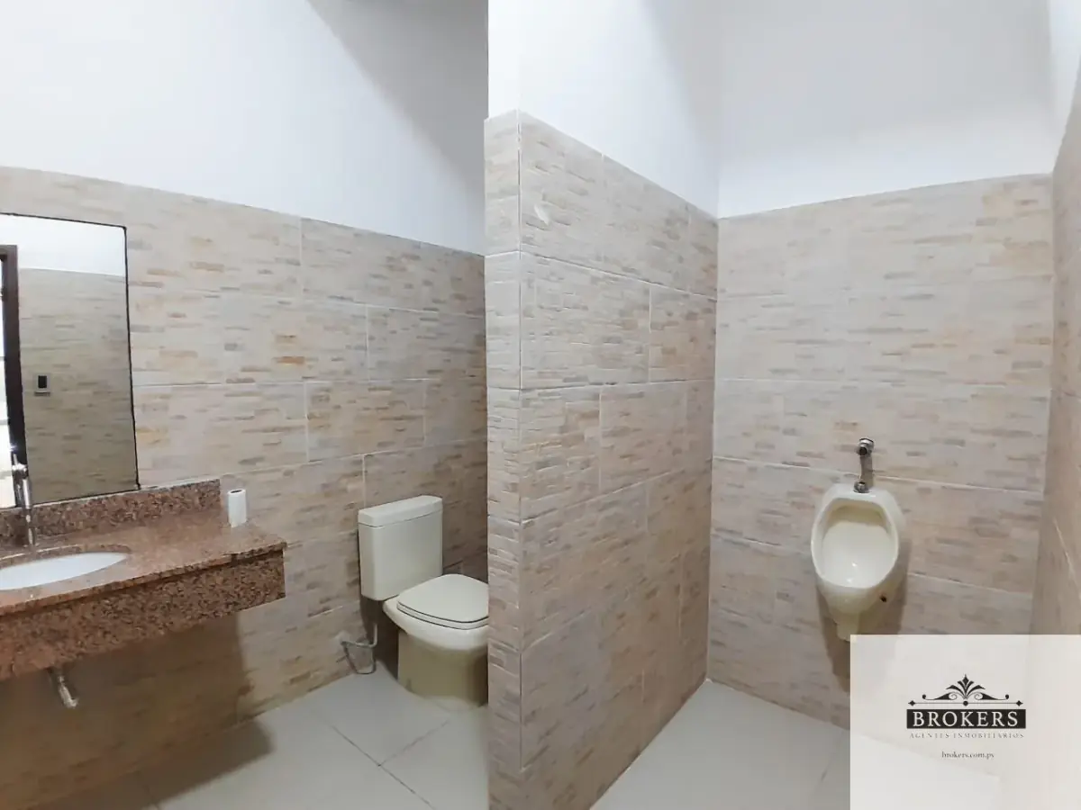 Office of 223m² for Rent in San Jorge, Asunción - Image 4