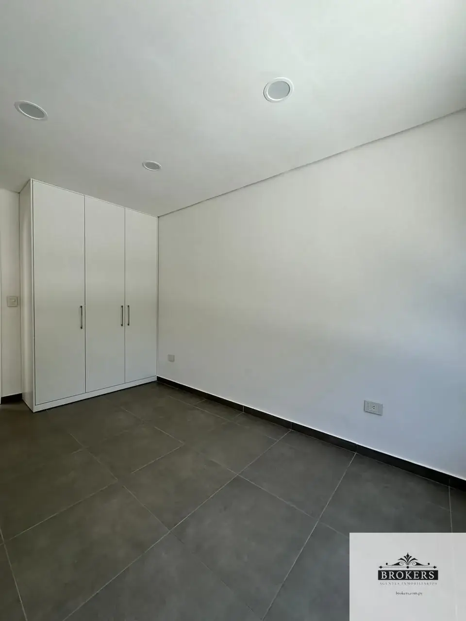 Casa de 3 dormitorios en Venta en Primer Barrio, Luque - Image 6