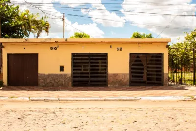Casa en venta en Loma Pyta - con salones comerciales 