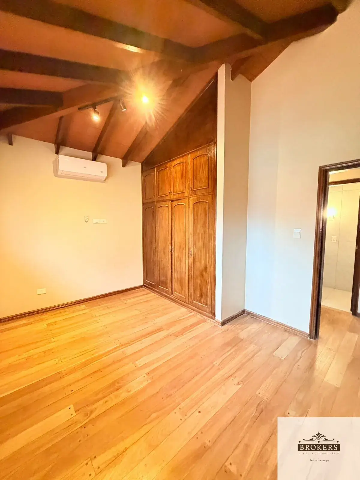 Casa de 4 dormitorios en Venta en Laguna Grande, Fernando de la Mora - Image 12