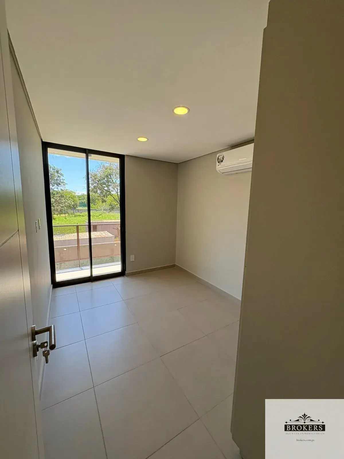 Casa de 3 quartos à Venda em Primer Barrio, Luque - Image 15