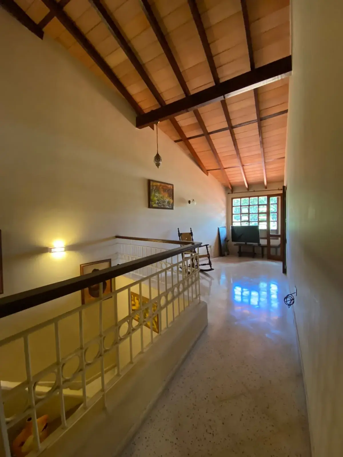 Vendo amplia casa con 3 habitaciones en suite Barrio Las Mercedes - Image 13