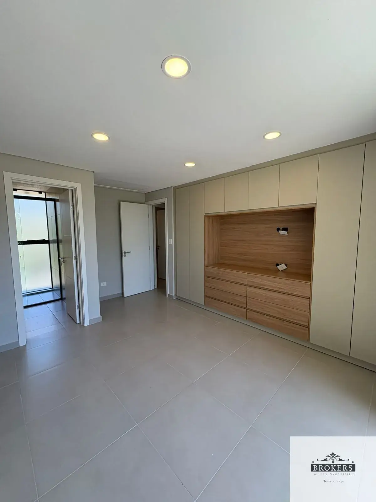 Casa de 3 quartos à Venda em Primer Barrio, Luque - Image 10