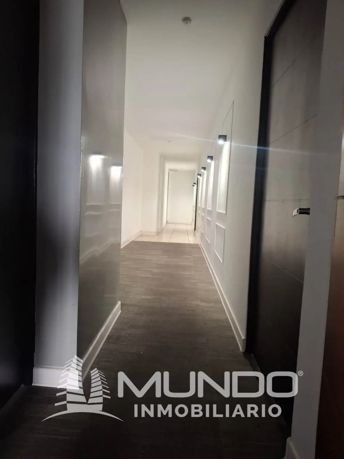 Local Comercial de 80m² en Alquiler en Zona 10, Ciudad de Guatemala - Image 5