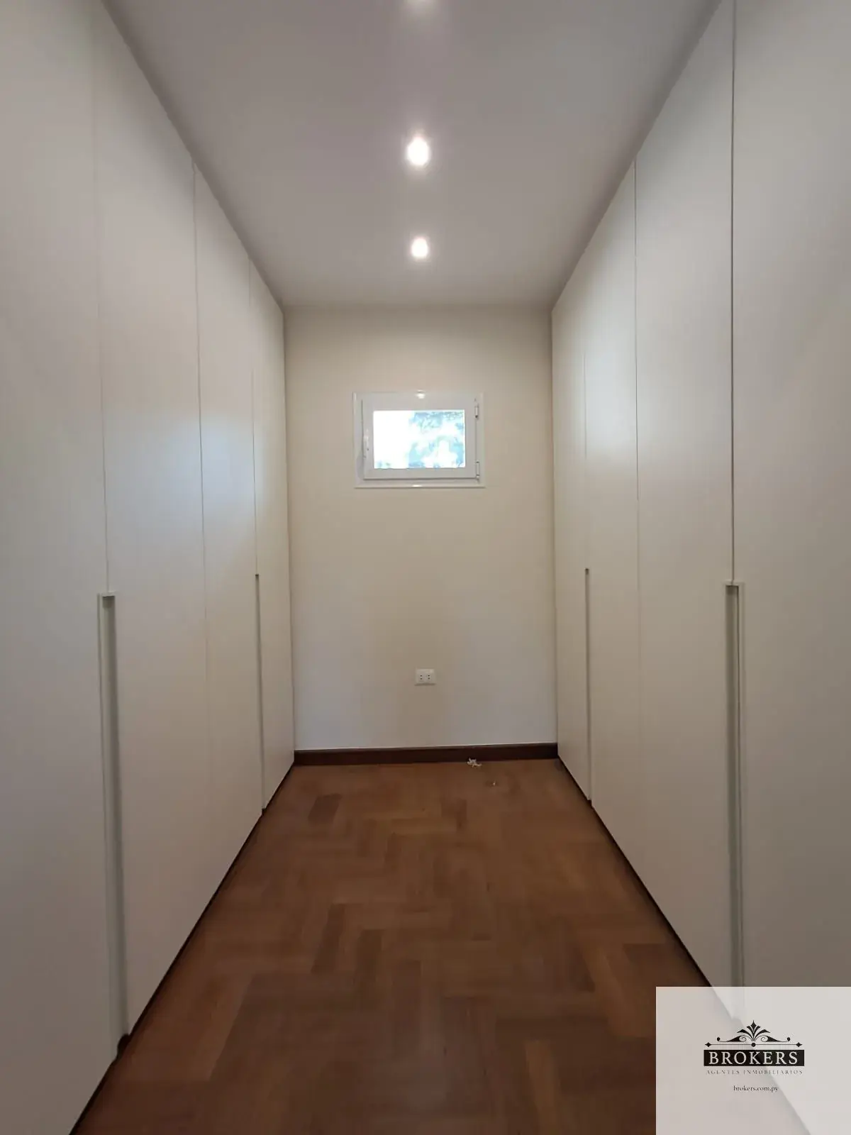 Casa de 4 dormitorios en Alquiler en Mariscal Estigarribia, Asunción - Image 19