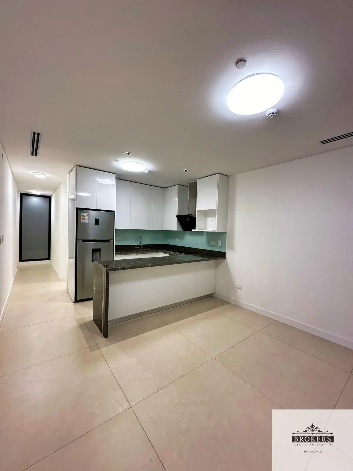 1-Bedroom Apartment for Rent in San Jorge, Asunción - Image 4