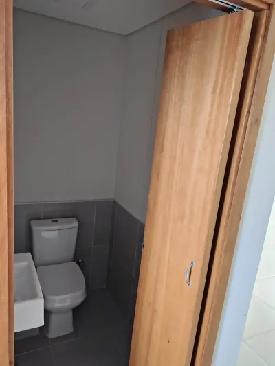 Oficina de 80m² en Alquiler en Mariscal López, Asunción