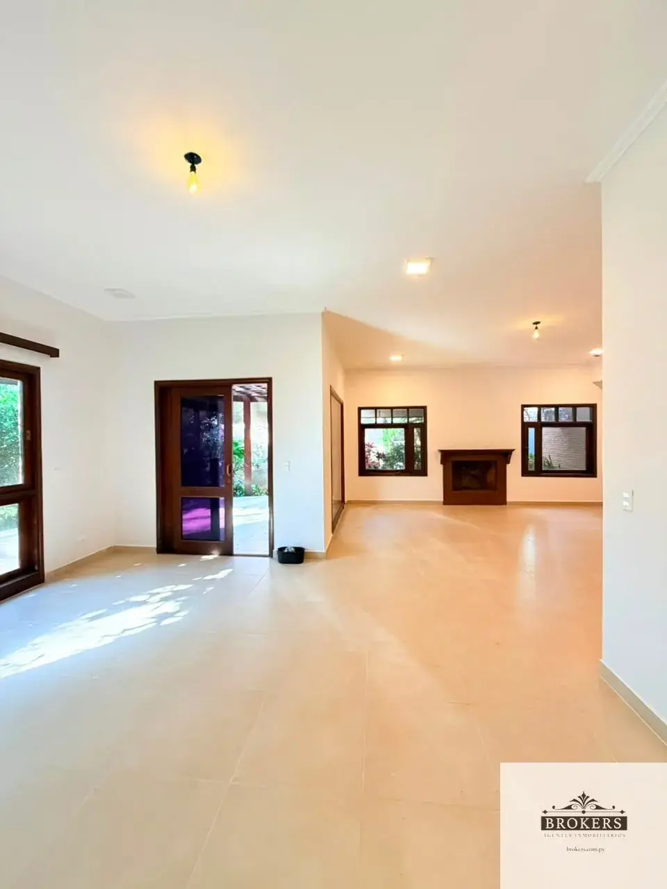 3-Bedroom House for Rent in San Jorge, Asunción - Image 7
