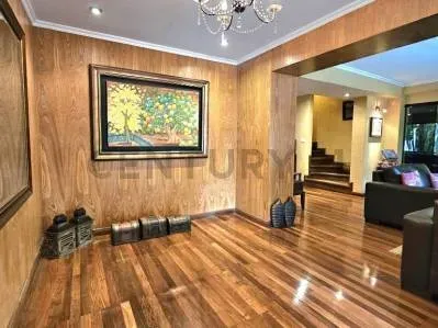 Casa de 6 dormitorios en Venta en San Lorenzo