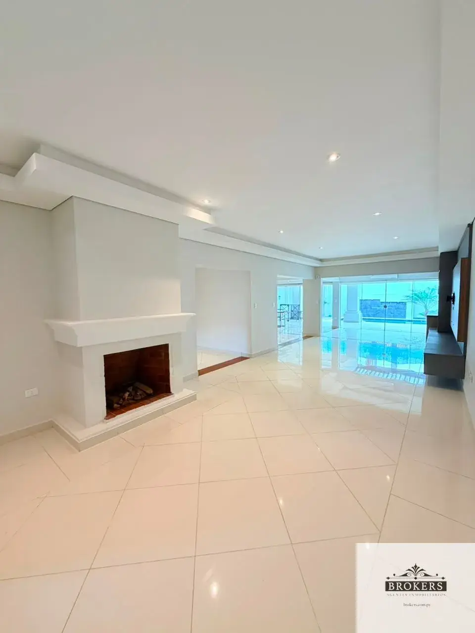 Casa de 3 dormitórios para Aluguel em Mburucuyá, Assunção - Image 11