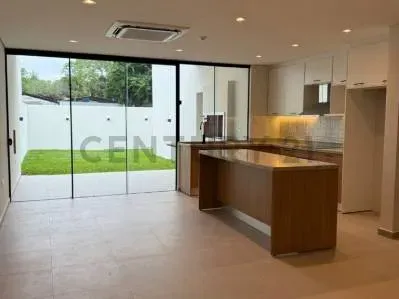 Casa de 4 dormitorios en Venta en Constructora Heisecke, Luque