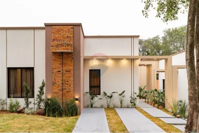 3-Bedroom House for Sale in Maramburé, Luque