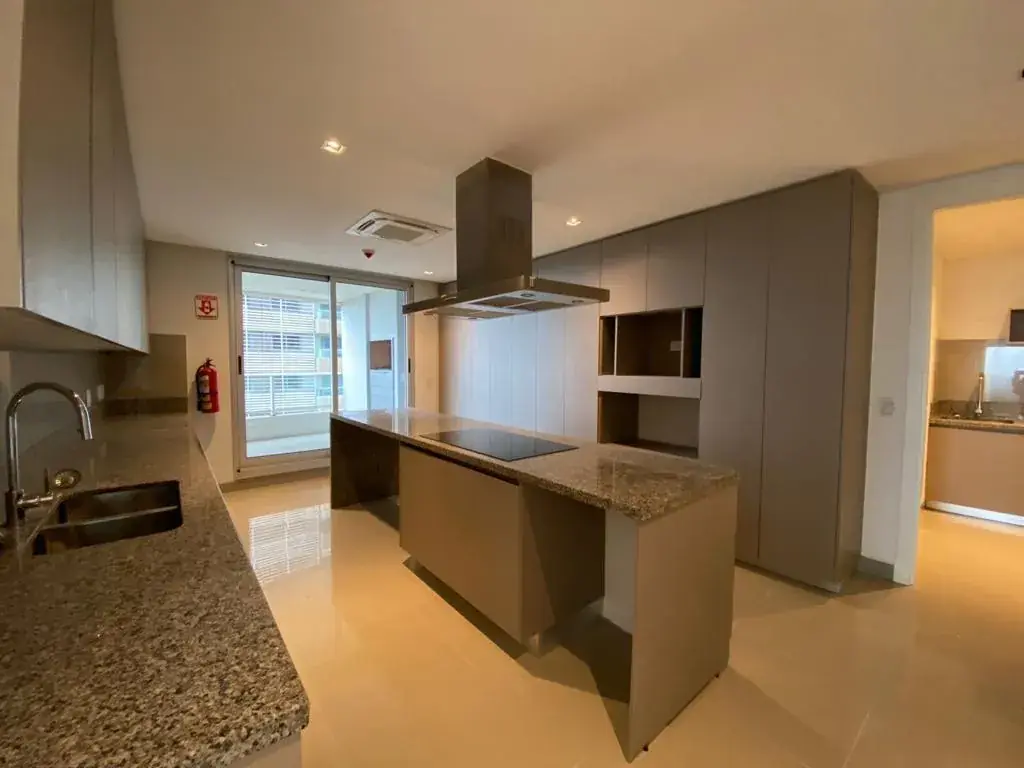 4-Bedroom Apartment for Rent in Mburucuyá, Asunción - Image 5