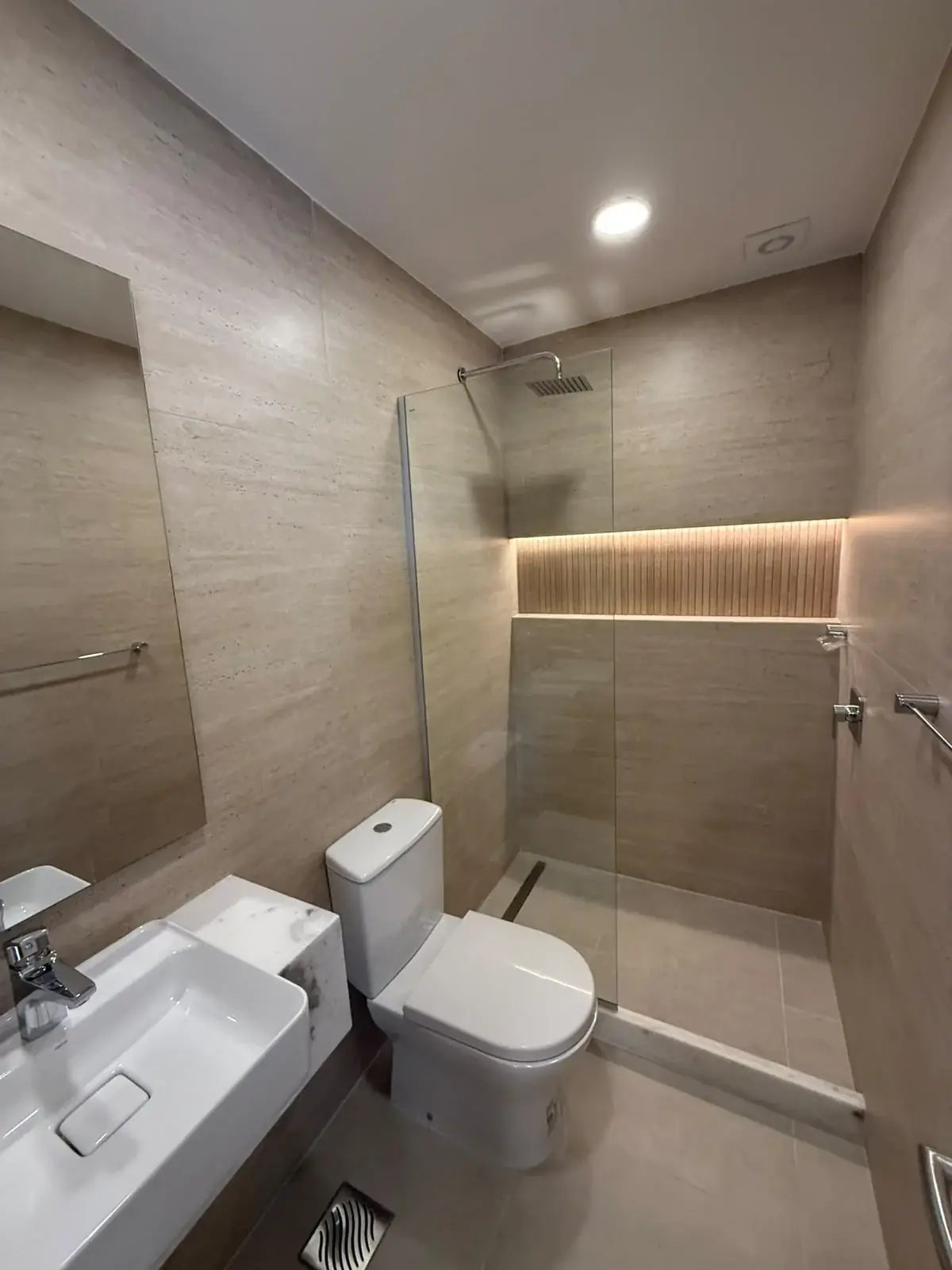 Departamento de 2 dormitorios en Edificio Navila, 68m², en Venta en Kamba Cuá, Fernando de la Mora - Image 5