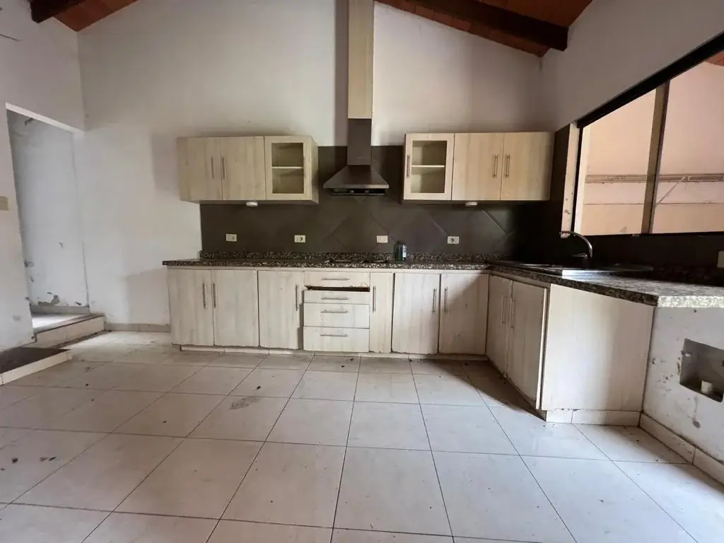 OFERTA casa en LOS LAURELES  Precio de Oferta: $ 210.000 270m2 - Image 10