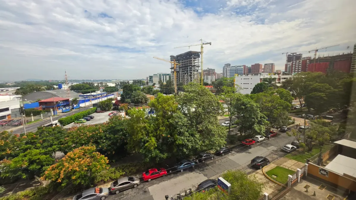 Local Comercial de 181m² en Alquiler en Zona 13, Ciudad de Guatemala - Image 5
