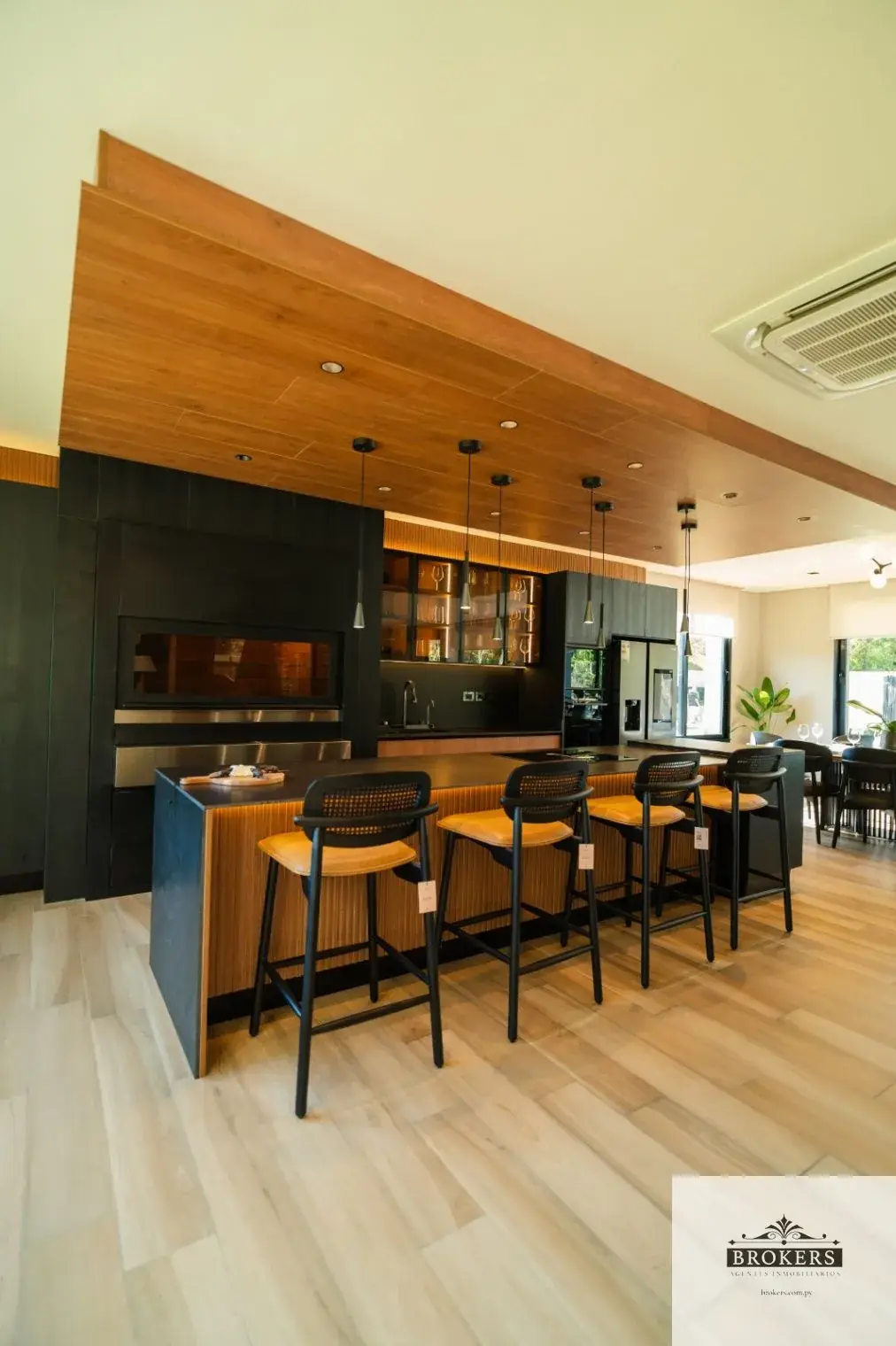 5-Bedroom House for Sale in Cristobal Colon, San Bernardino - Image 12