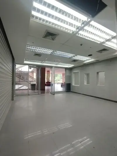 Local en venta, CC Galerías Prados del este, para remodelar. - Image 6