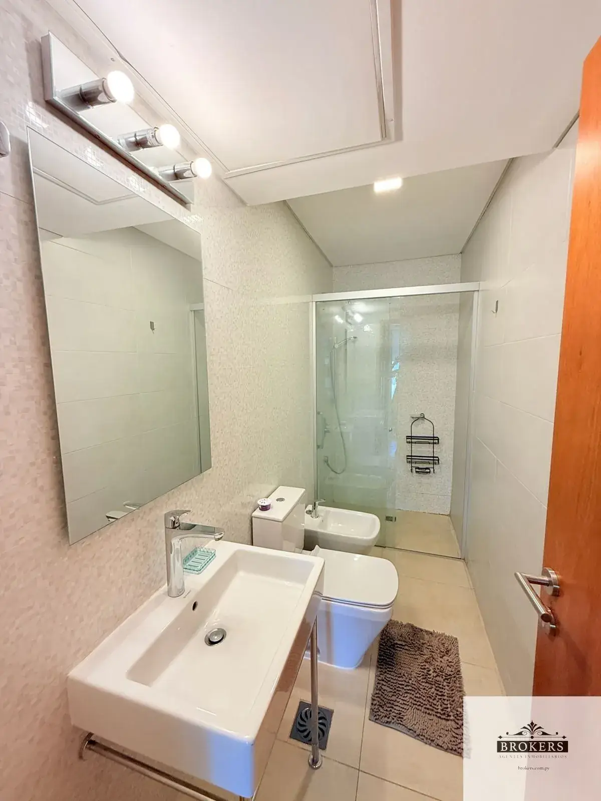 2-Bedroom Apartment for Rent in Ycuá Satí, Asunción - Image 8