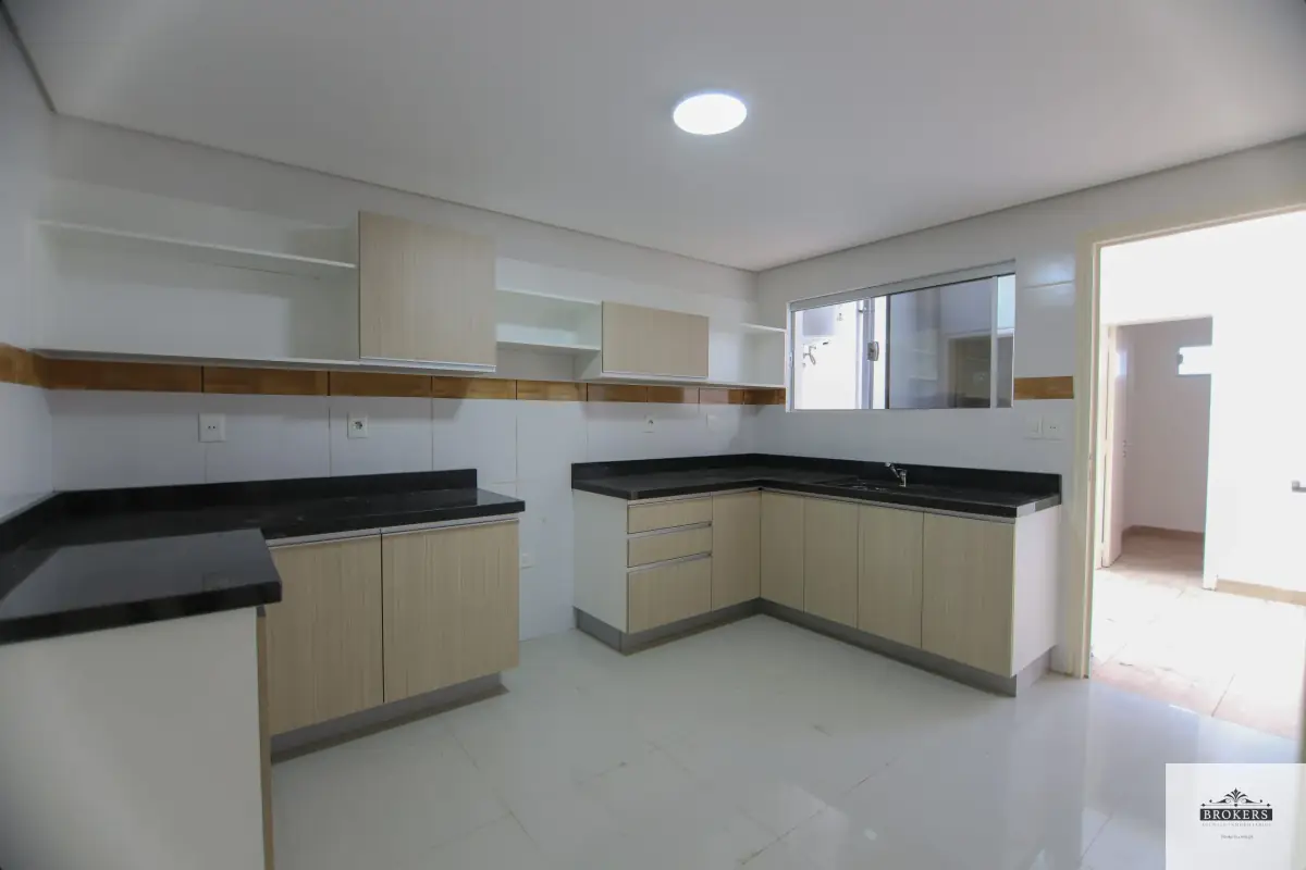 Casa de 3 dormitorios en Alquiler en Recoleta, Asunción - Image 5