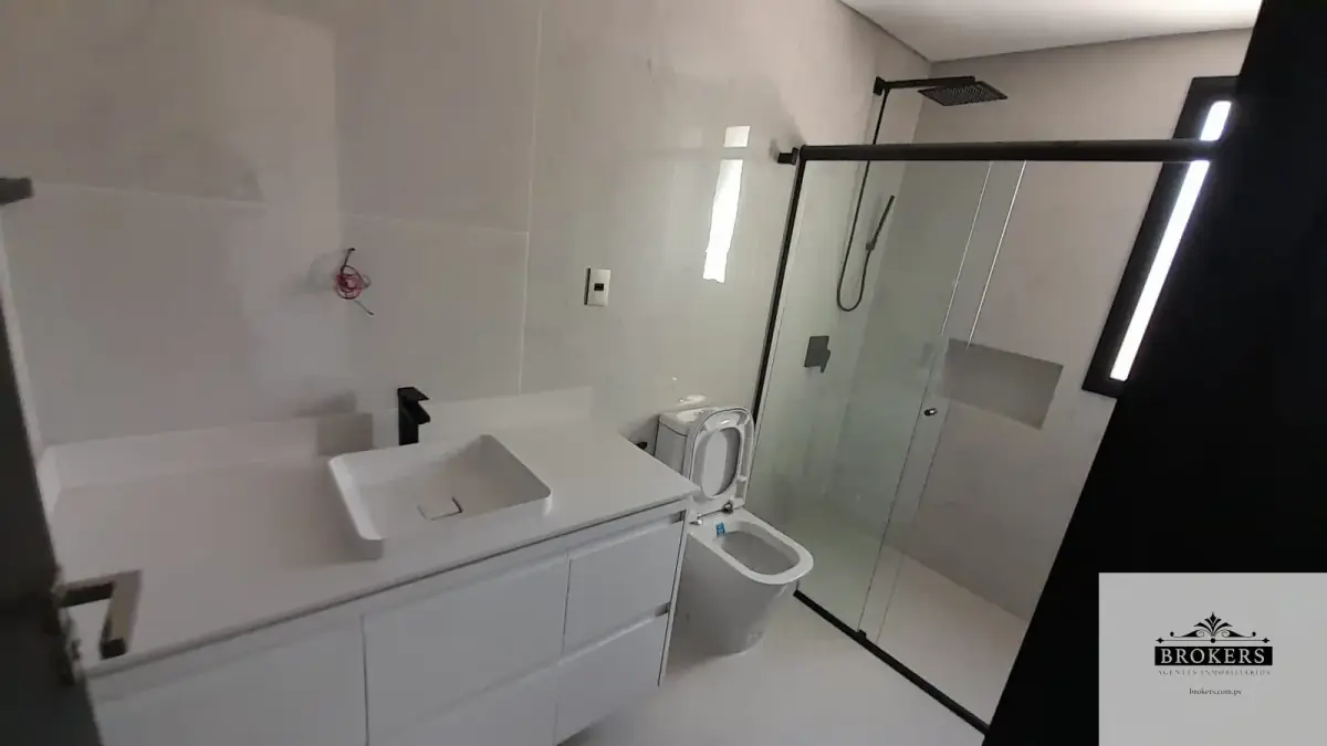 Casa de 3 dormitórios para Aluguel em Madame Lynch, Assunção - Image 14