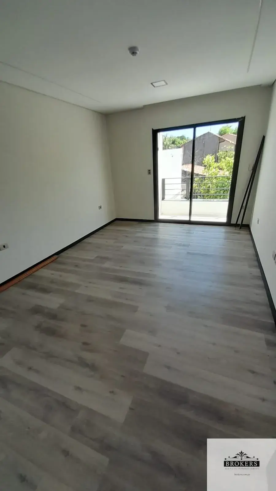 Casa de 3 dormitórios para Aluguel em Madame Lynch, Assunção - Image 15