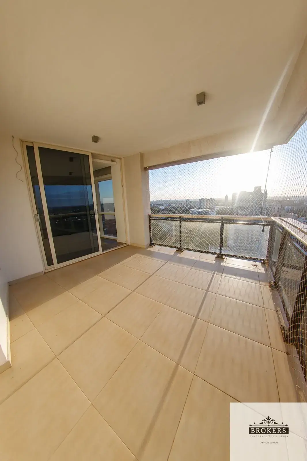 4-Bedroom Apartment for Sale in Ycuá Satí, Asunción - Image 6
