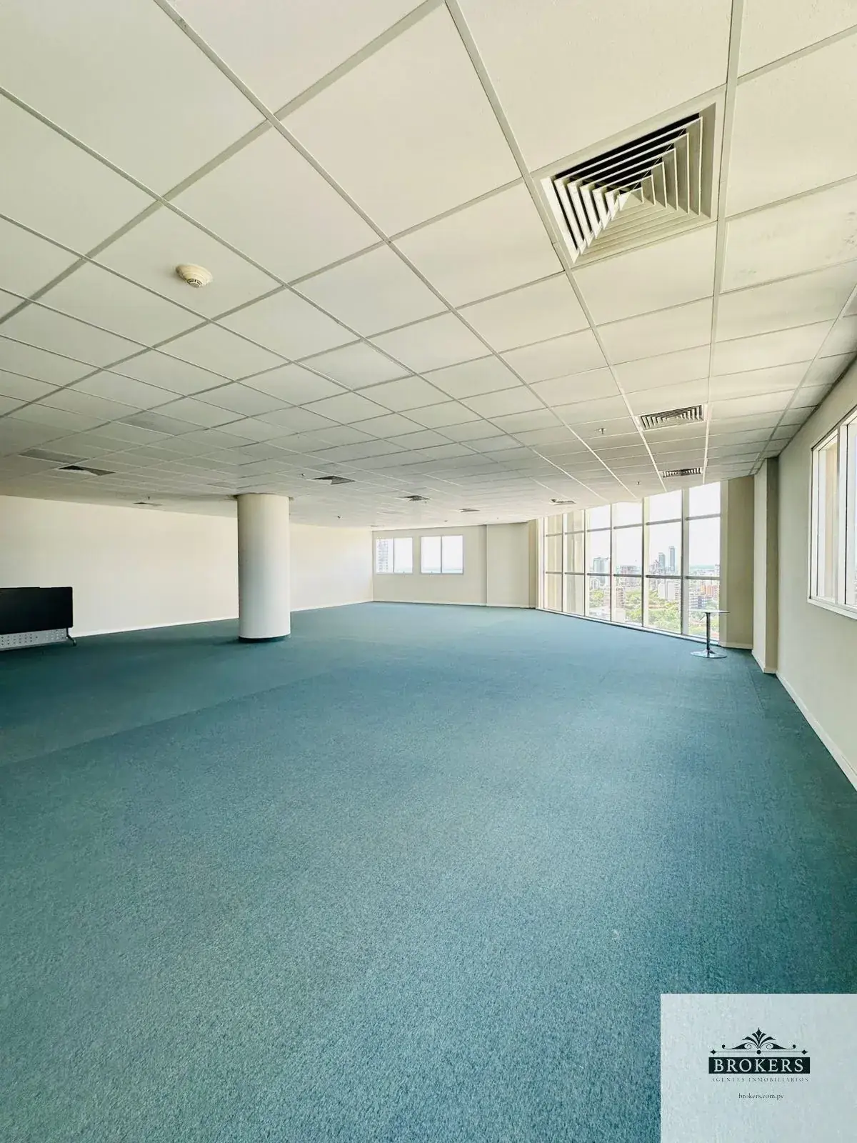 Office of 240m² for Rent in Ycuá Satí, Asunción - Image 4