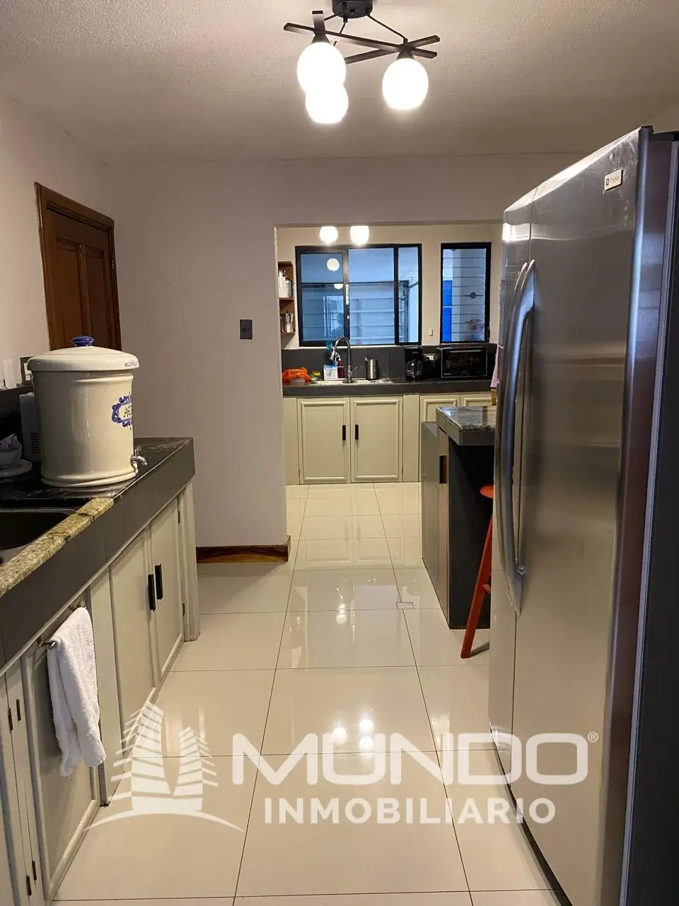 Casa de 4 quartos, 425m², para Aluguel na Cidade da Guatemala - Image 12