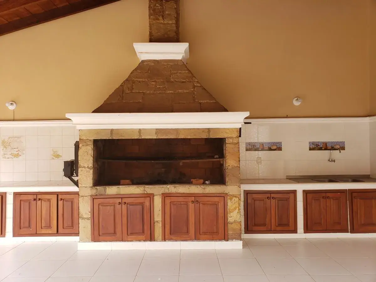 4-Bedroom House for Sale in Las Mercedes, San Lorenzo - Image 7