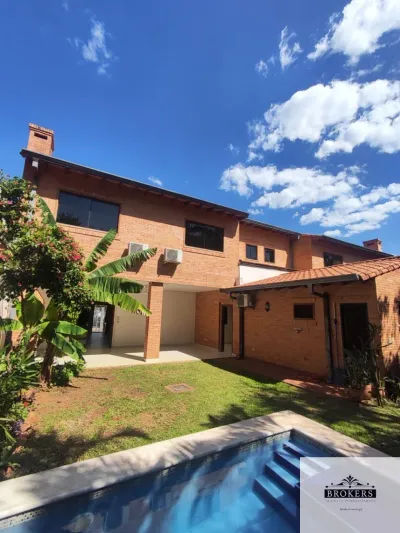 Casa de 3 dormitorios en Alquiler en Mcal. José Félix Estigarribia, Lambaré