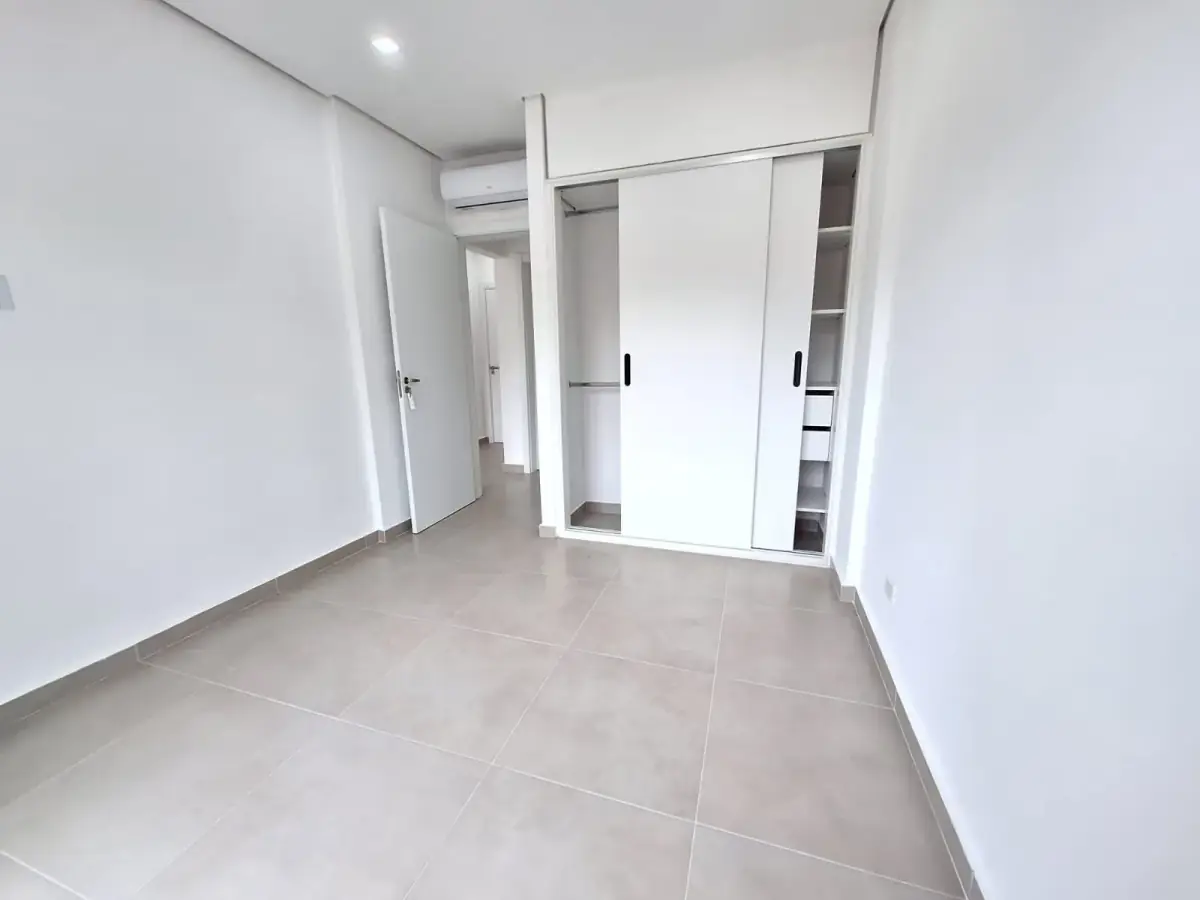 Departamento de 2 dormitorios en Venta en San Cristóbal, Asunción - Image 10