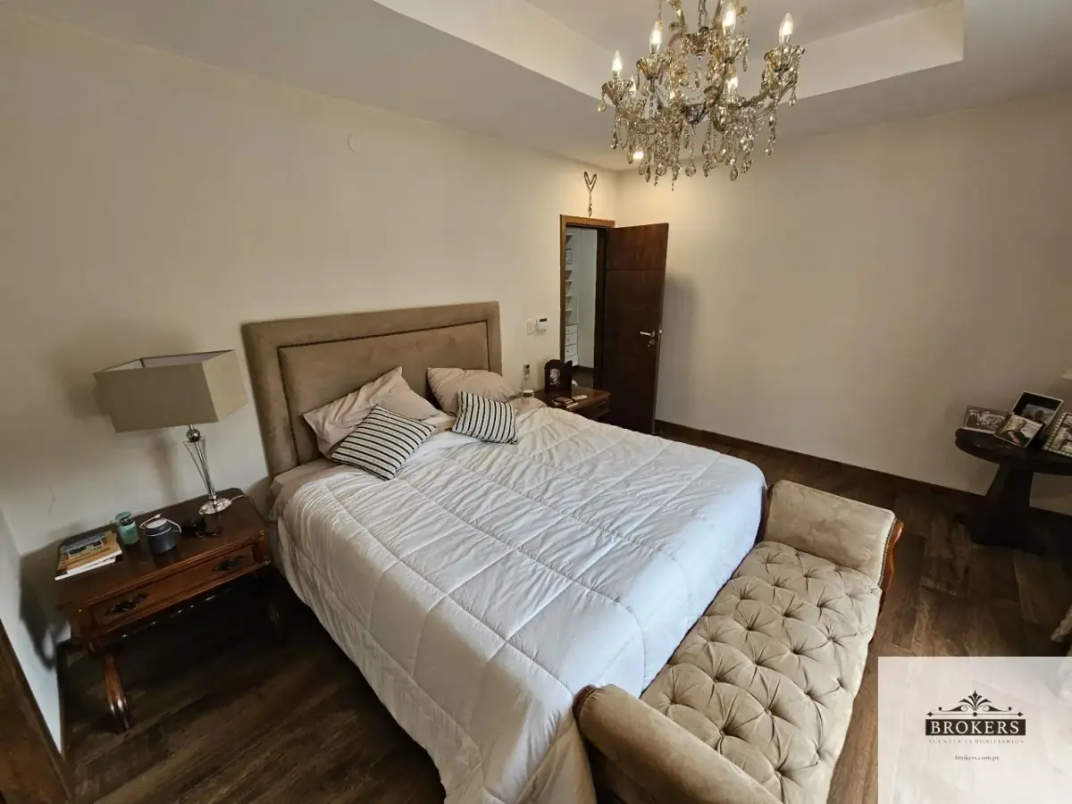 3-Bedroom House for Sale in Recoleta, Asunción - Image 8