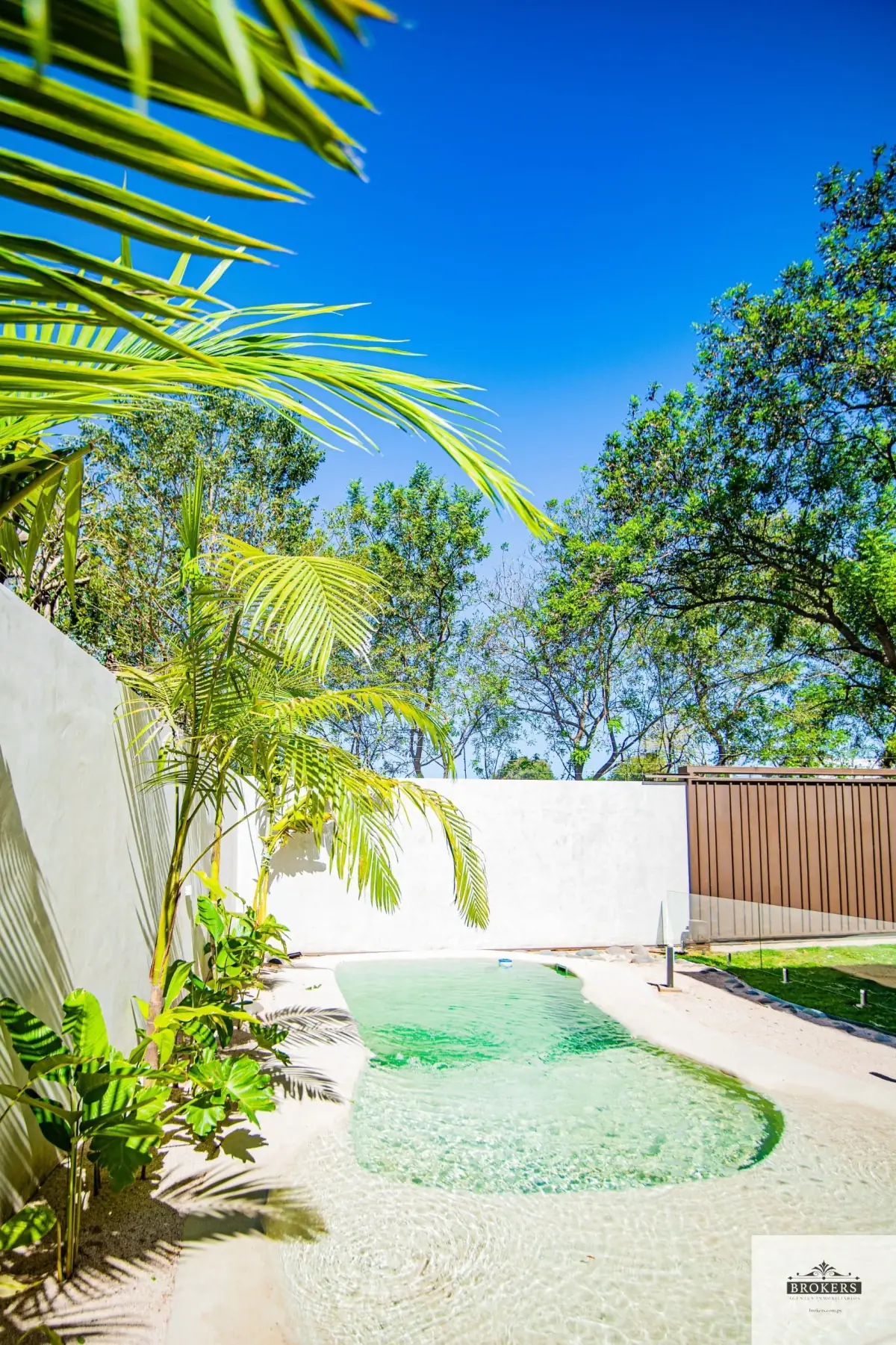 4-Bedroom House for Sale in Laurelty, Luque - Image 19